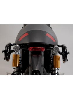 Zestaw: kufry boczne plastikowe Urban ABS + stelaże SLC Sw-Motech Triumph Thruxton RS (19-) [pojemność: 2 x 16,5l]