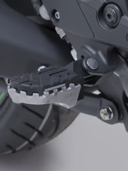 Podnóżki motocyklowe ION SW-Motech Kawasaki Versys 1100/ SE (25-) srebrne