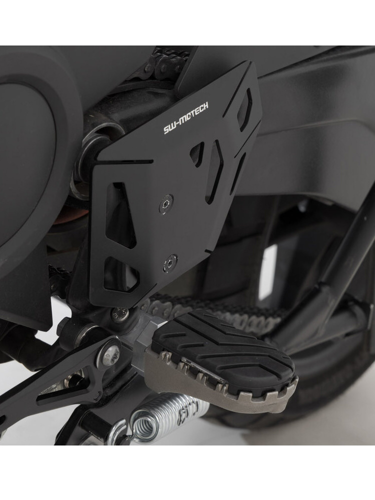 Osłona pięty na lewą stronę SW-Motech Harley-Davidson Pan America (RA1250) RA1 (21-)/ ST (24-) czarna
