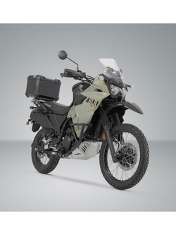 Zestaw: kufer centralny czarny TRAX ADV + stelaż Adventure-rack SW-Motech Kawasaki KLR 650 / S (22-) [pojemność: 38 L]