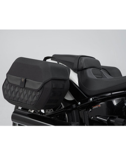 Zestaw: sakwy boczne Legend Gear LH  ze stelażami SLH HARLEY-DAVIDSON Softail Deluxe (17-20)