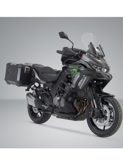 Zestaw: kufry boczne + stelaże PRO TRAX ADV SW-MOTECH 37/37 do motocykla Kawasaki Versys 1000 / 1000 S (18-), 1100/ SE (24-) [pojemność 2 x 37 L]