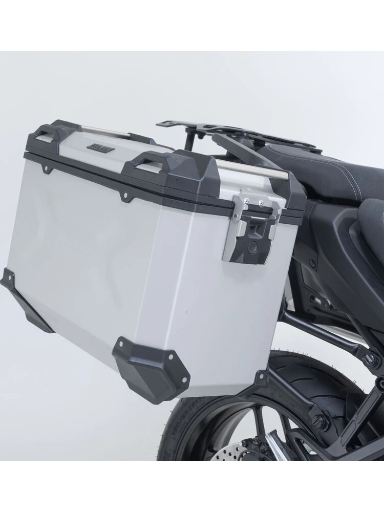 Zestaw: kufry boczne + kufer centralny TRAX ADV + stelaże SW-Motech Yamaha Tracer 9/ GT/ GT+ (24-) srebrne