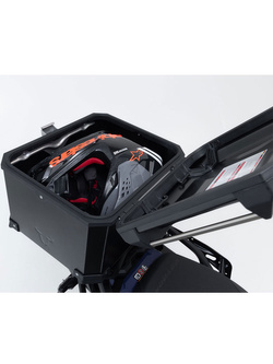 Zestaw: kufer centralny czarny TRAX ADV + stelaż Adventure-rack SW-Motech CF Moto 450 MT (24-) [poj.: 38l]