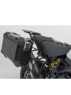 Zestaw: kufry boczne TRAX ADV + stelaże PRO 45/37 L Sw-Motech Ducati DesertX (22-)/ Rally (23-) (pojemność 37 i 45 L) czarne