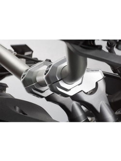 Zestaw podwyższający kierownicę SW-MOTECH modele Suzuki, Yamaha, KTM, Benelli [H: 30mm; Przesunięcie: 22mm] srebrne