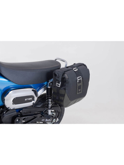 Zestaw: sakwa boczna Legend Gear LC2 + stelaż SLC SW-Motech Honda ST 125 Dax (23-) czarna [poj.: 13.5 l; na lewą stronę]