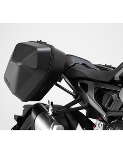 Zestaw: kufry boczne plastikowe + stelaże URBAN ABS SW-MOTECH do Honda CB1000R (21-) [pojemność: 2 x 16,5l]