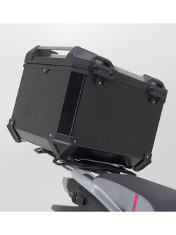 Zestaw: kufer centralny czarny TRAX ADV + stelaż Adventure-rack SW-Motech CF Moto 450 MT (24-) [poj.: 38l]