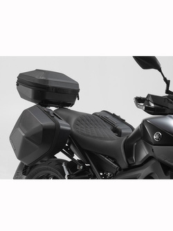 Zestaw: kufer centralny plastikowy + stelaż URBAN ABS SW-MOTECH Kawasaki Versys 1000 [11-] [pojemność 16-29 L]
