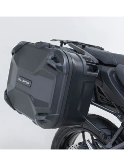Zestaw: kufry boczne DUSC L + kufer centralny DUSC L + stelaże PRO + stelaż Adventure-Rack SW-Motech Yamaha Tracer 9/ GT/ GT+ (24-) [poj.: 3 x 41l]