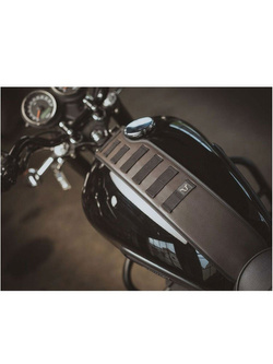 Zestaw: torba akcesoryjna LA2 i pas na zbiornik SLA SW-Motech Triumph modele (15-)