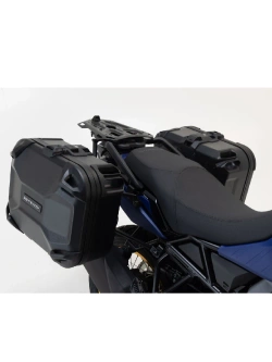 Zestaw: kufry boczne DUSC L + kufer centralny DUSC M + stelaże PRO + stelaż Adventure-Rack SW-Motech Suzuki V-Strom 800/ DE (22-) [poj.: 1 x 33l + 2 x 41l]