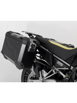 Zestaw: kufry boczne + kufer centralny + stelaże TRAX ADV do motocykla Aprilia Tuareg 660 (21-) [całkowita pojemność: 150l] czarny