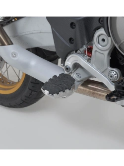 Podnóżki motocyklowe EVO SW-Motech Aprilia Tuareg 660 Rally (24-) srebrne