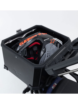Zestaw: kufer centralny czarny TRAX ADV + stelaż Adventure-rack SW-Motech BMW R 1300 GS (23-)/ Adventure (24-) [poj.: 38 L, do oryginalnego mocowania BMW]