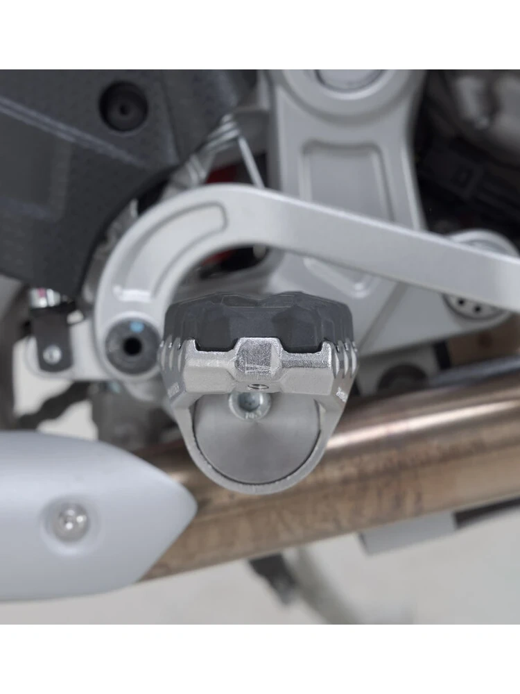 Podnóżki motocyklowe EVO SW-Motech Aprilia Tuareg 660 Rally (24-) srebrne