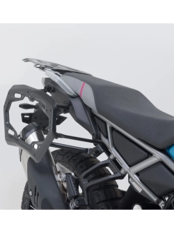 Zestaw: kufry boczne + stelaże PRO TRAX ADV SW-Motech CF Moto 450 MT (23-) srebrne [poj.: 45 +37l]
