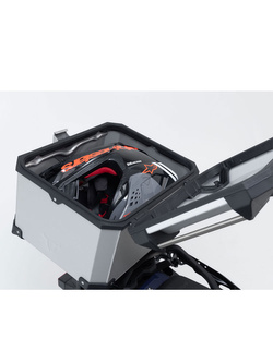Zestaw: kufer centralny czarny TRAX ADV + stelaż Adventure-rack SW-Motech Kawasaki KLR 650 / S (22-) [pojemność: 38 L]