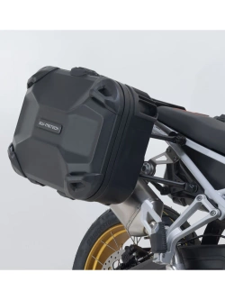 Zestaw: kufry boczne DUSC L + kufer centralny DUSC M + stelaże PRO + stelaż Adventure-Rack SW-Motech Honda CRF1000L Africa Twin (18-22) [poj.: 1 x 33l + 2 x 41l]
