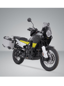 Zestaw: kufry boczne TRAX ADV + stelaże PRO 45/37 L Sw-Motech Husqvarna Norden 901 HQV N (21-), Norden 901 Expedition (23-) (pojemność 37 i 45 L) srebrne