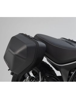 Zestaw: kufry boczne plastikowe Urban ABS + stelaże SLC Sw-Motech Ducati Scrambler  Icon/ Icon Dark (18-22), Scrambler Nightshift (20-22), Full Throttle (18-20), Desert Sled (16-) [pojemność: 2 x 16,5l]