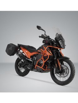 Zestaw: kufry boczne plastikowe Urban ABS + stelaże SLC Sw-Motech KTM 790 Adv/ R (19-), 890 Adv/ R (20-), 890 SMT (23-) [pojemność: 2 x 16,5l]