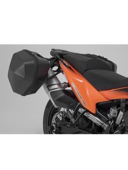 Zestaw: kufry boczne plastikowe Urban ABS + stelaże SLC Sw-Motech KTM 790 Adv/ R (19-), 890 Adv/ R (20-), 890 SMT (23-) [pojemność: 2 x 16,5l]