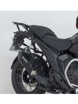 Zestaw: kufry boczne + stelaże PRO TRAX ADV SW-MOTECH 45/45 + układ wydechowy Akrapovic Slip On BMW R 1300 GS (23-) srebrne (pojemność 2 x 45 L)