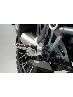 Podnóżki motocyklowe SW-MOTECH EVO Honda, KTM, Suzuki (wybrane modele) srebrno-czarne